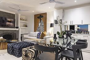 YOLO Spaces - Clifton Petite Villa
