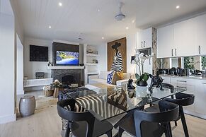 YOLO Spaces - Clifton Petite Villa