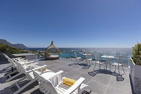 YOLO Spaces - Clifton Petite Villa
