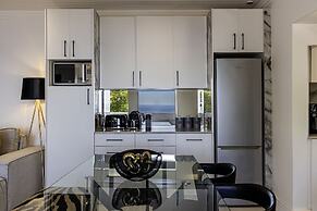 YOLO Spaces - Clifton Petite Villa