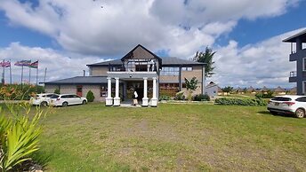 OLOIRIEN HOTEL & RESORT