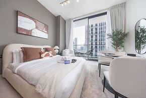 JVC Studio for 2 People With City Views