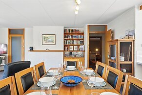 Coningham Beach House - 3 Bedrooms