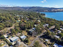 Coningham Beach House - 3 Bedrooms