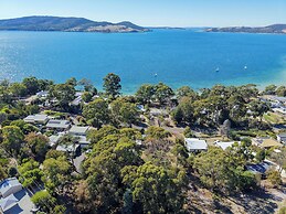 Coningham Beach House - 3 Bedrooms