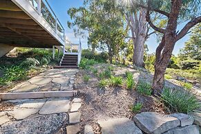 Coningham Beach House - 3 Bedrooms