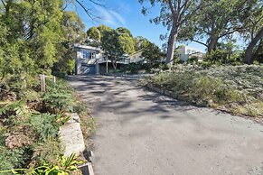 Coningham Beach House - 3 Bedrooms