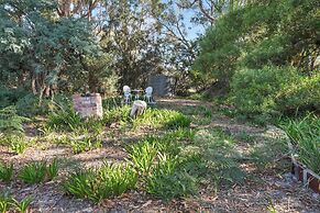 Coningham Beach House - 3 Bedrooms