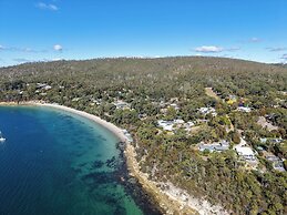 Coningham Beach House - 3 Bedrooms