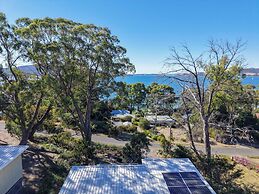 Coningham Beach House - 3 Bedrooms
