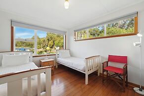Coningham Beach House - 3 Bedrooms