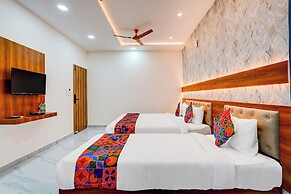 Fabhotel Golden Stay