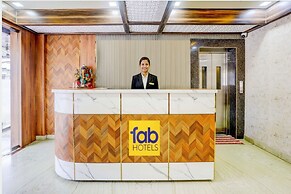Fabhotel The Royal Park