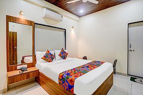 Fabhotel The Royal Park