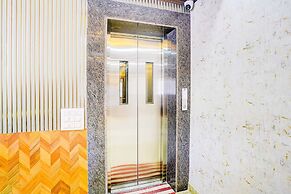 Fabhotel The Royal Park