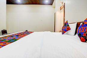Fabhotel The Royal Park