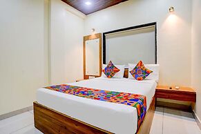 Fabhotel The Royal Park