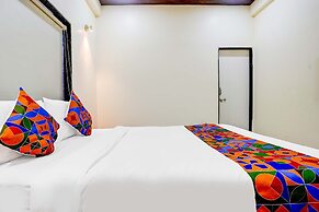 Fabhotel The Royal Park