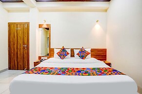 Fabhotel The Royal Park