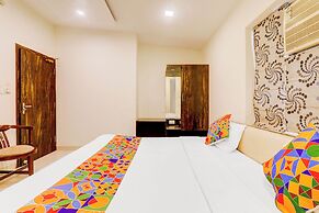 Fabhotel Travellers