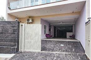 FabHotel AR Prime- Nr. Emaar Palm Heights Gurgaon