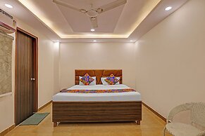 Fabhotel Moonlight & Banquets