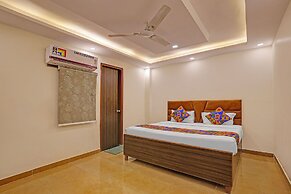 Fabhotel Moonlight & Banquets