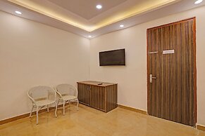 Fabhotel Moonlight & Banquets