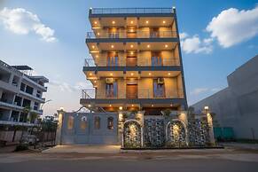 Fabhotel Signature Inn I