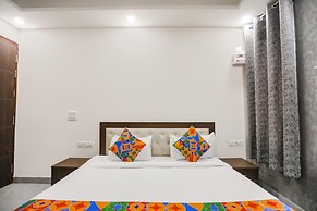 Fabhotel Signature Inn I