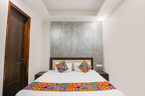 Fabhotel Signature Inn I