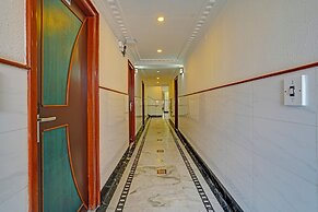Fabhotel The Black Diamond