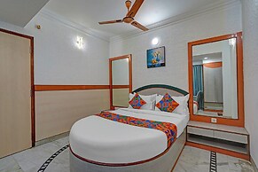 Fabhotel The Black Diamond