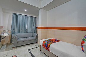 Fabhotel The Black Diamond