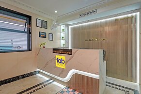 Fabhotel The Black Diamond