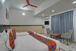 Fabhotel The Black Diamond