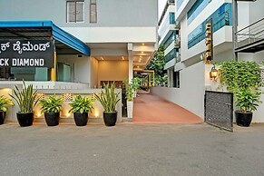 Fabhotel The Black Diamond