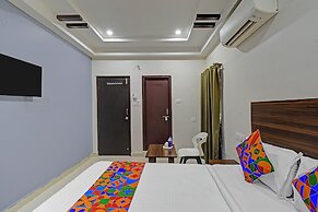 Fabhotel White House Leo