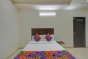 Fabhotel White House Leo