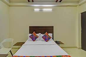 Fabhotel White House Leo