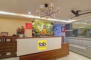 Fabhotel White House Leo