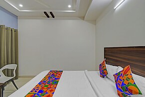 Fabhotel White House Leo
