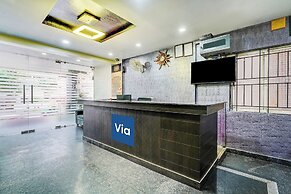 Fabhotel Royal Regalia Inn