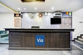 Fabhotel Royal Regalia Inn
