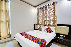 Fabhotel Royal Regalia Inn