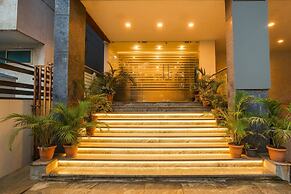 Fabhotel Royal Regalia Inn