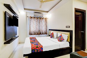 Fabhotel Royal Regalia Inn