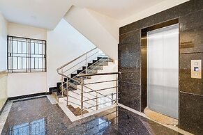 Fabhotel Royal Regalia Inn