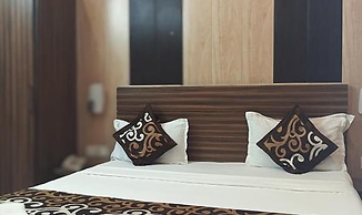 Fabhotel Crown Inn