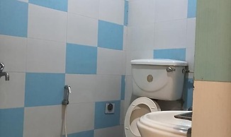 Fabhotel Crown Inn